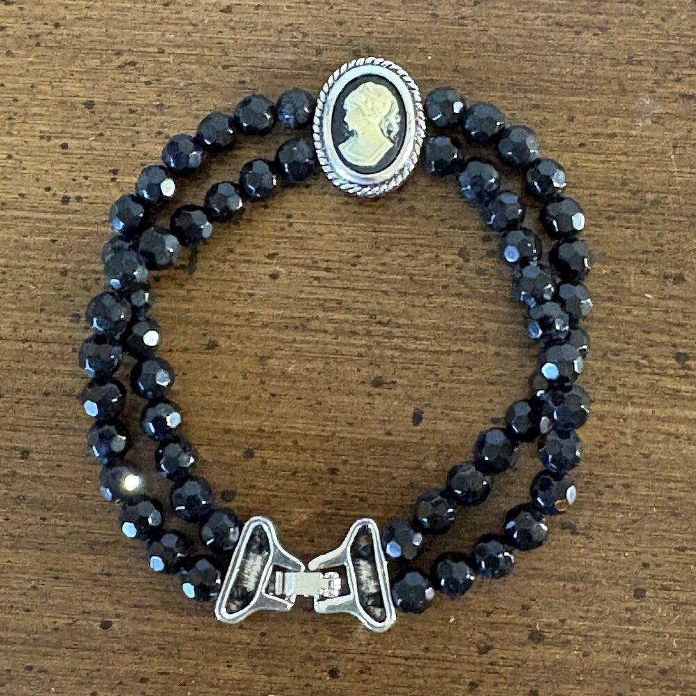 Premier Designs Silhouette Cameo Bracelet  Black Beaded Size 6.75 Mourning Goth